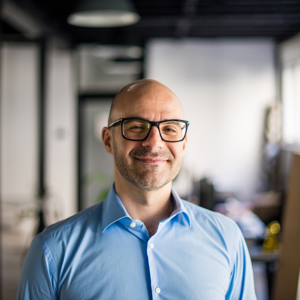 happy-businessman-picture-id652159096